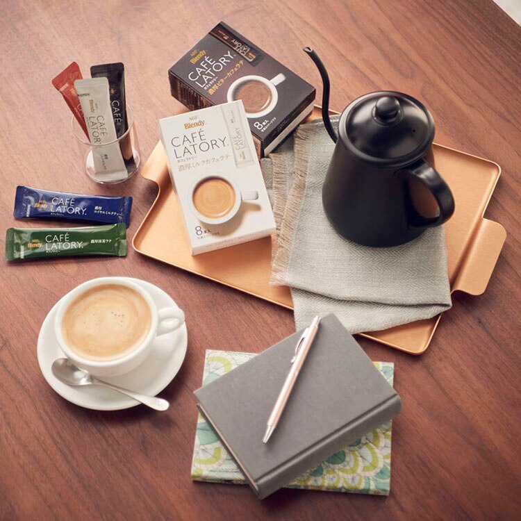 甘さなしカフェラトリーインスタントスティックカフェオレカフェラテ個包装お徳用オフィスエージーエフAGF「ブレンディRカフェラトリーR」スティック濃厚ミルクカフェラテ甘さなし18本（個包装）AGF 