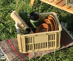 �R���e�i�{�b�N�X �y��