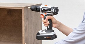 �H��E����