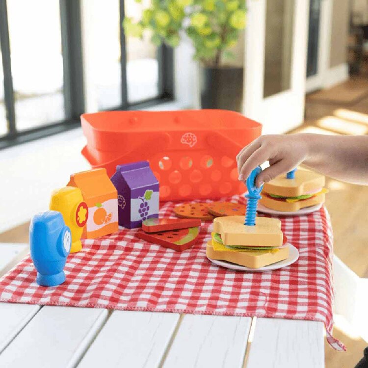 おもちゃ ままごとセット わくわくピクニックバスケットセット Pretendables Picnic Basket FA400-1